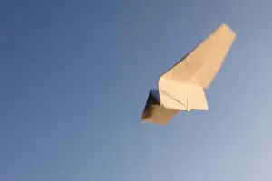 能飞9000000米的纸飞机
